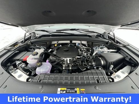 Used 2026 Jeep Grand Cherokee Altitude AWD/4WD image 13