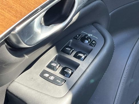 Used 2023 Volvo XC90 B6 Plus w/ Protection Package Premier image 23