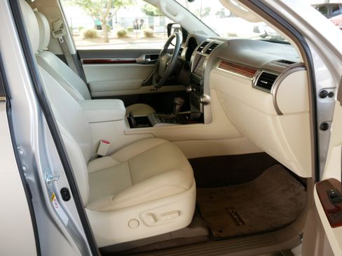 Used 2012 Lexus GX 460 image 10