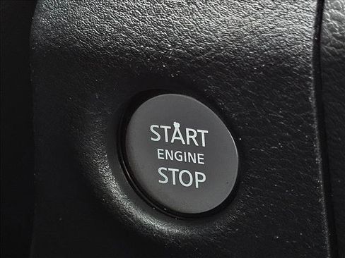 Used 2022 Nissan Frontier SV image 23