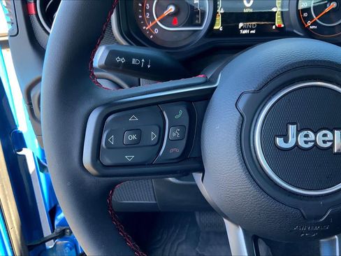 Used 2024 Jeep Wrangler Unlimited Rubicon image 24