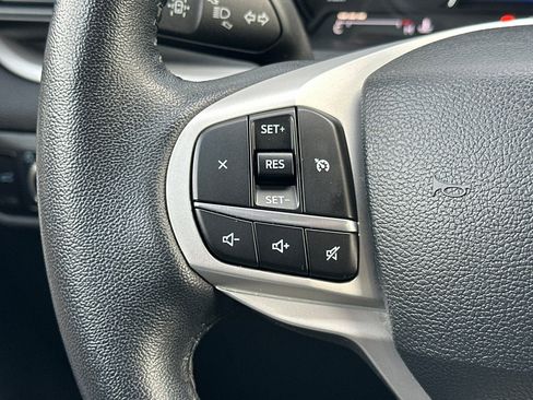 Used 2023 Ford Explorer XLT image 27