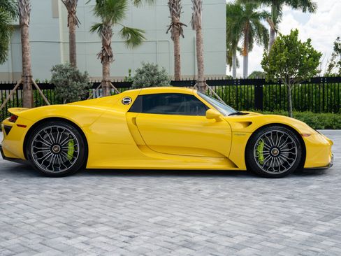 Used 2015 Porsche 918 Spyder AWD/4WD image 6