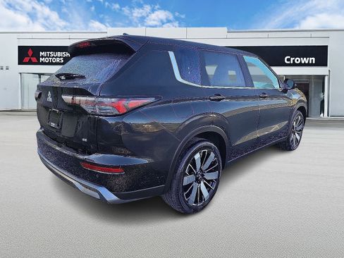 New 2025 Mitsubishi Outlander SE image 4