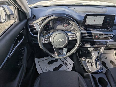 Used 2023 Kia Seltos S w/ Navigation Package image 14