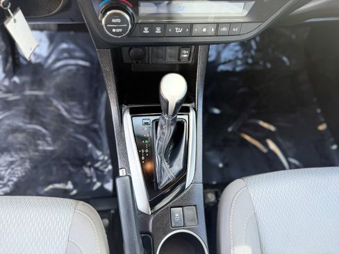 Used 2016 Toyota Corolla LE image 22