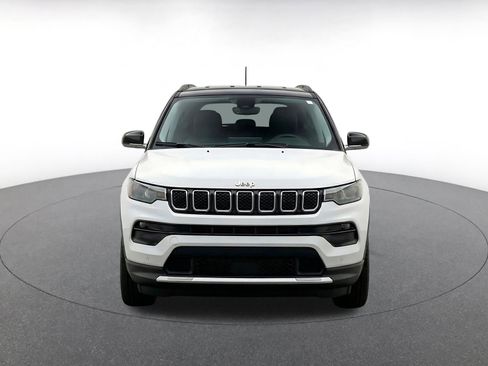 Used 2025 Jeep Compass Limited AWD/4WD image 3