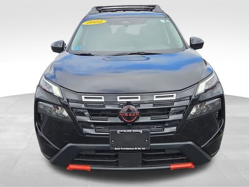 Certified 2025 Nissan Rogue SV image 5