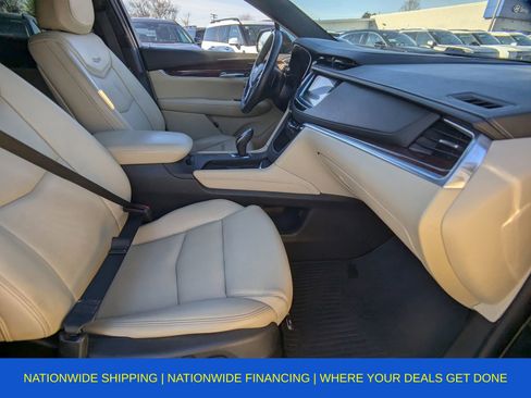Used 2017 Cadillac XT5 Luxury w/ Driver Awareness Package image 15