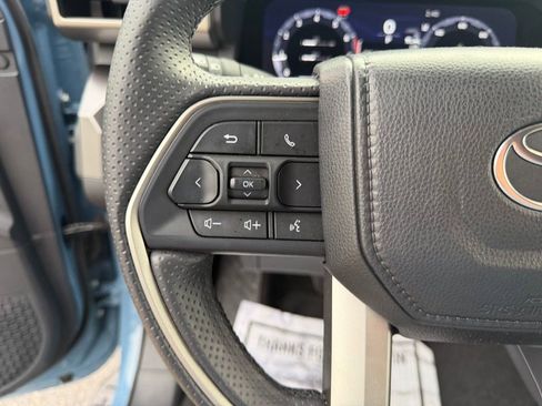 Used 2025 Toyota 4Runner TRD Off-Road image 27