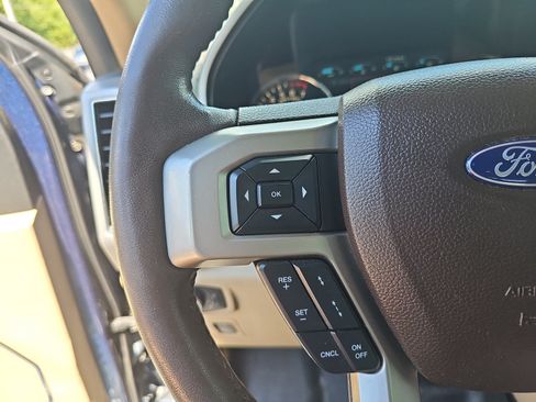 Used 2018 Ford F150 Lariat w/ Equipment Group 502A Luxury AWD/4WD image 13