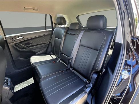 Used 2023 Volkswagen Tiguan SE AWD/4WD image 22
