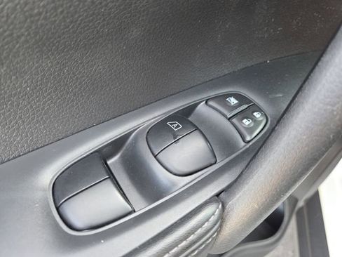 Used 2020 Nissan Rogue SV AWD/4WD image 8