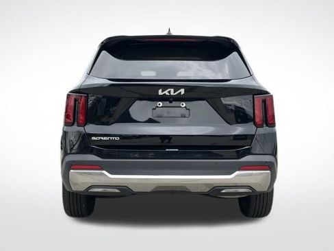 Used 2025 Kia Sorento S image 25