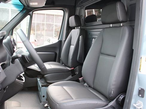 Used 2026 Mercedes-Benz Sprinter 2500 image 10