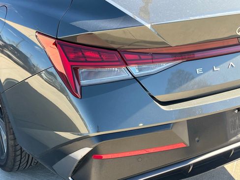 Certified 2024 Hyundai Elantra Limited image 13