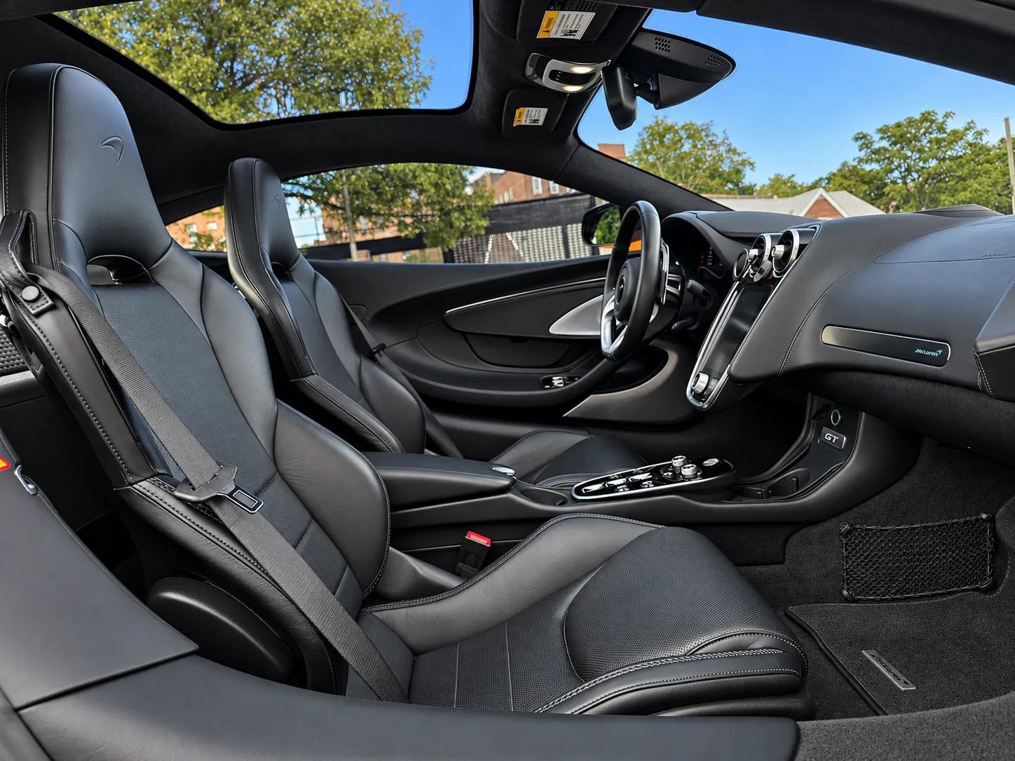 Used 2023 McLaren GT RWD image 31