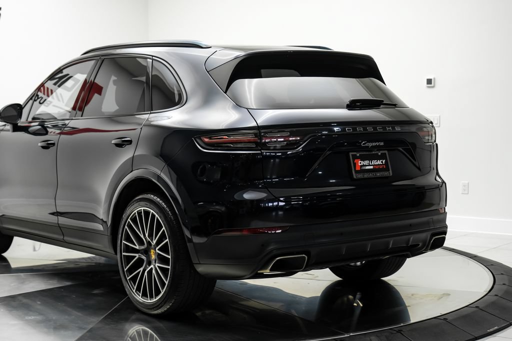 Used 2023 Porsche Cayenne w/ Premium Package AWD/4WD image 15