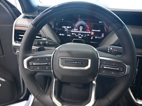 New 2026 GMC Yukon Denali w/ Denali Reserve Package AWD/4WD image 24