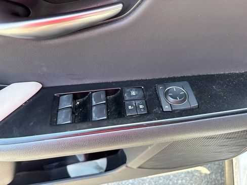 Used 2020 Lexus UX 250h w/ Premium Package AWD/4WD image 16