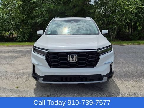 Used 2025 Honda Pilot Elite image 2