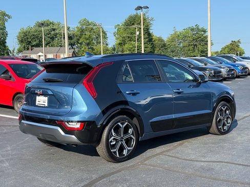 New 2025 Kia Niro SX Touring image 3