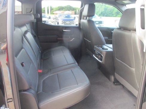 Used 2020 GMC Sierra 1500 SLT RWD image 13