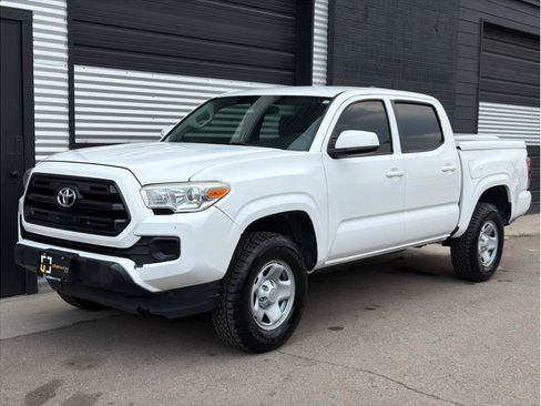 Used 2017 Toyota Tacoma SR w/ Tow Package AWD/4WD image 5