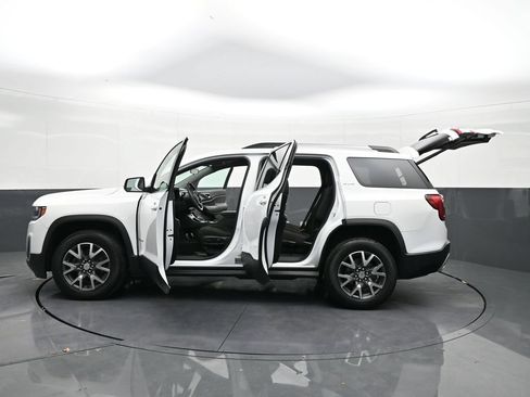 Certified 2023 GMC Acadia SLE w/ Driver Convenience Package AWD/4WD image 40