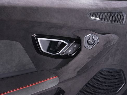 Used 2024 Lamborghini Huracan Sterrato AWD/4WD image 29