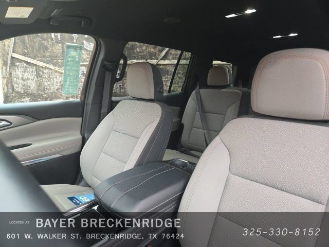 Used 2025 Chevrolet Traverse LT FWD image 9