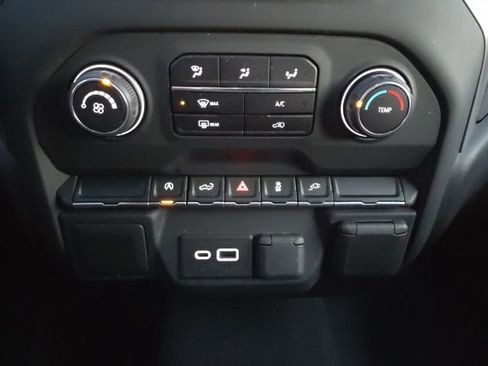 Used 2021 Chevrolet Silverado 1500 Custom image 16