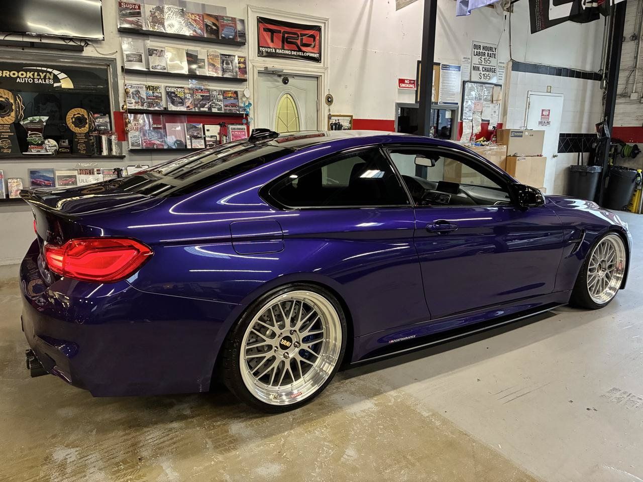 Used 2018 BMW M4 Coupe RWD image 7