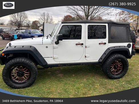 Used 2016 Jeep Wrangler Unlimited Sahara image 15