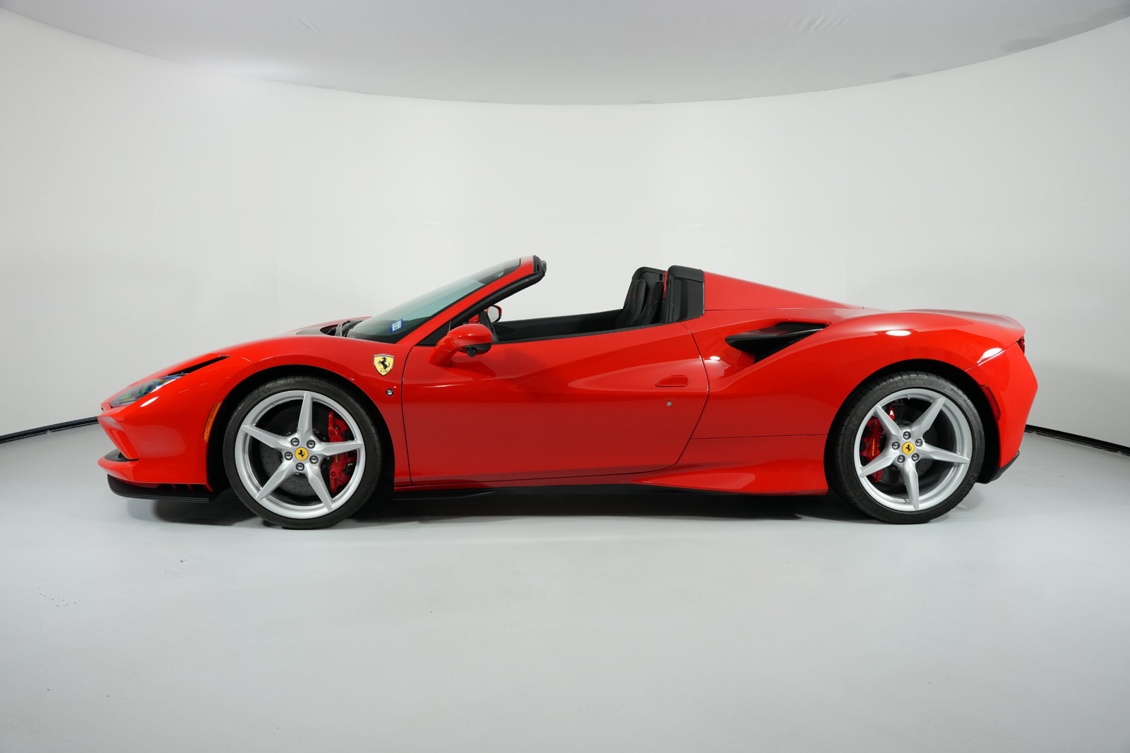 Used 2023 Ferrari F8 Tributo RWD image 22
