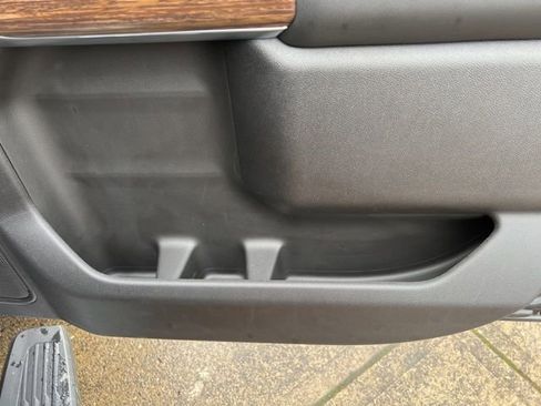 Used 2022 Chevrolet Silverado 3500 High Country image 88