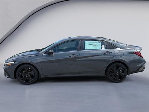 New 2026 Hyundai Elantra SEL Sport FWD image 2