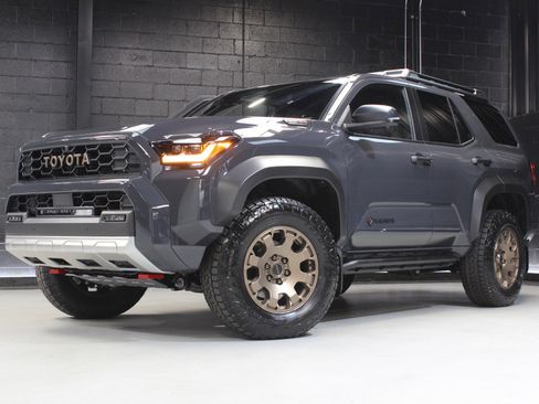 Used 2025 Toyota 4Runner Trailhunter image 89