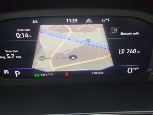 Certified 2022 Volkswagen Taos SEL w/ Panoramic Sunroof Package image 9