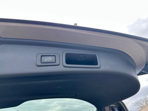 Used 2017 Subaru Forester 2.5i Touring AWD/4WD image 28