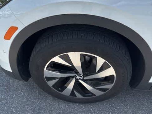 Used 2023 Volkswagen ID.4 Pro AWD/4WD image 10