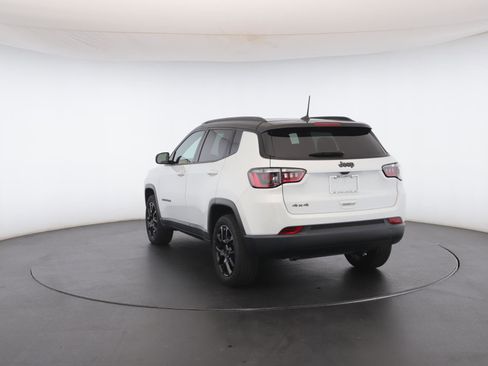 Used 2024 Jeep Compass Latitude w/ Sun and Sound Group image 24