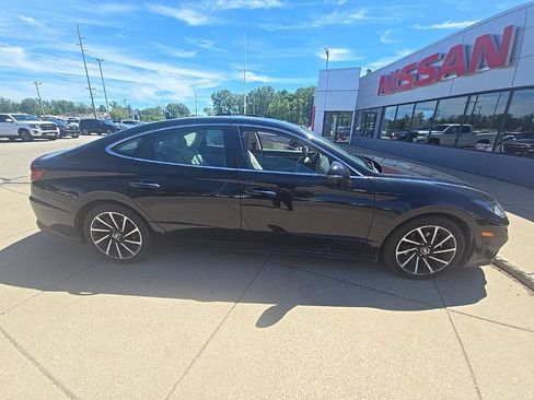Used 2021 Hyundai Sonata Limited FWD image 1