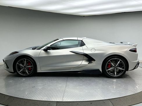 Used 2021 Chevrolet Corvette Stingray Premium Conv w/ Z51 Performance Package RWD image 10