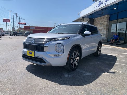 Used 2025 Mitsubishi Outlander SEL FWD image 5