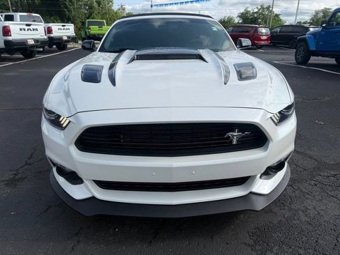 Used 2017 Ford Mustang GT Premium RWD image 9