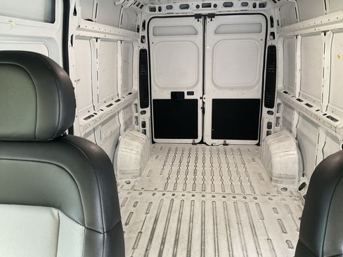 Used 2025 RAM ProMaster 2500 w/ Convenience Group FWD image 29