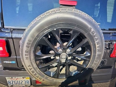 Used 2021 Jeep Wrangler Unlimited Sahara w/ Cold Weather Group image 17