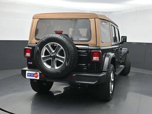 Used 2022 Jeep Wrangler Unlimited Sahara w/ Cold Weather Group AWD/4WD image 38