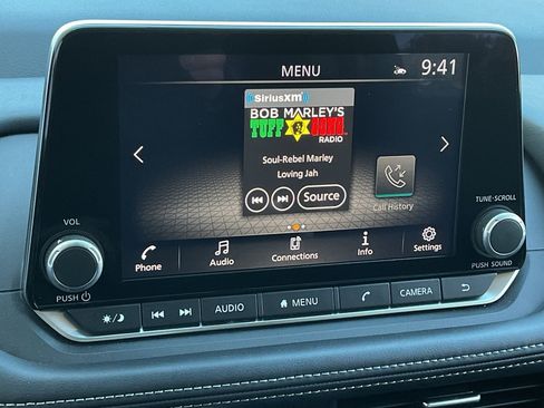 Certified 2025 Nissan Rogue SV image 31